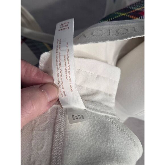 Cacique Plaid Christmas Lightly Lined No-Wire Bra Sz. 38H - Picture 7 of 11